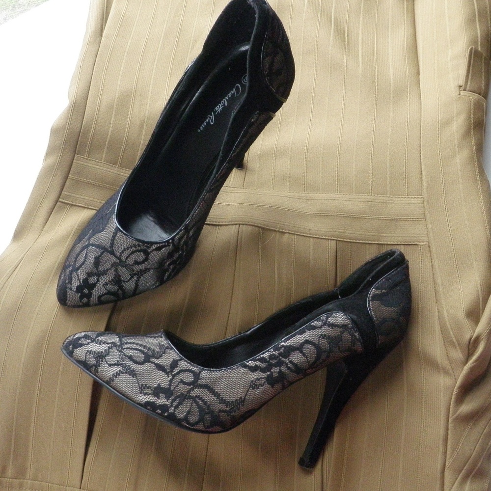 HP Black and Nude Lace Heels